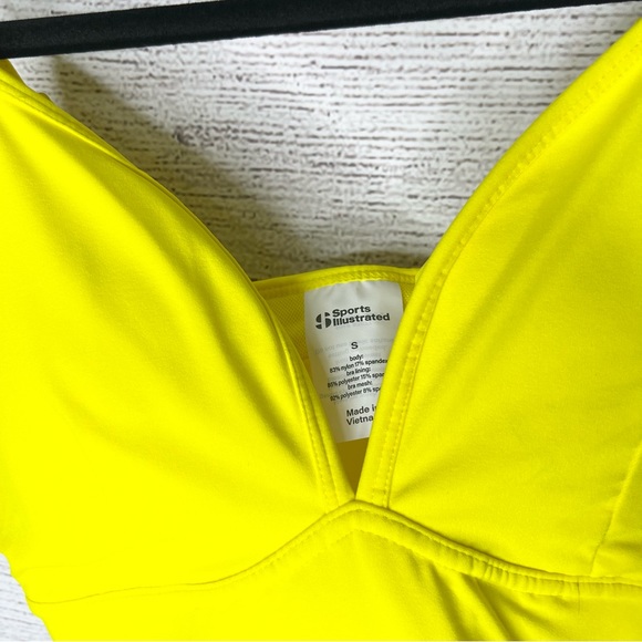 NWT Sports Illustrated Medium Support Surfboard Yellow Triangle Sports Bra Small - Picture 6 of 11